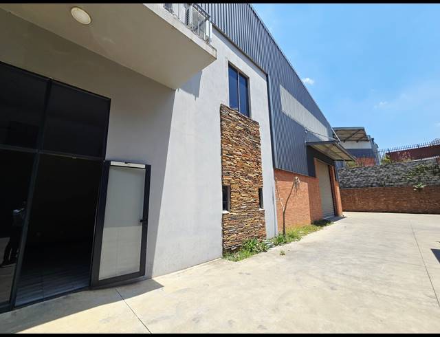 677M² OFFICE TO LET IN COSMO BUSINESS PARK